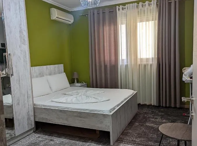 Διαμέρισμα Downtown Retreat 